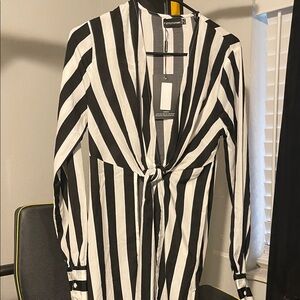 NWT PrettyLittleThing Monochrome Striped Tie Front long blouse